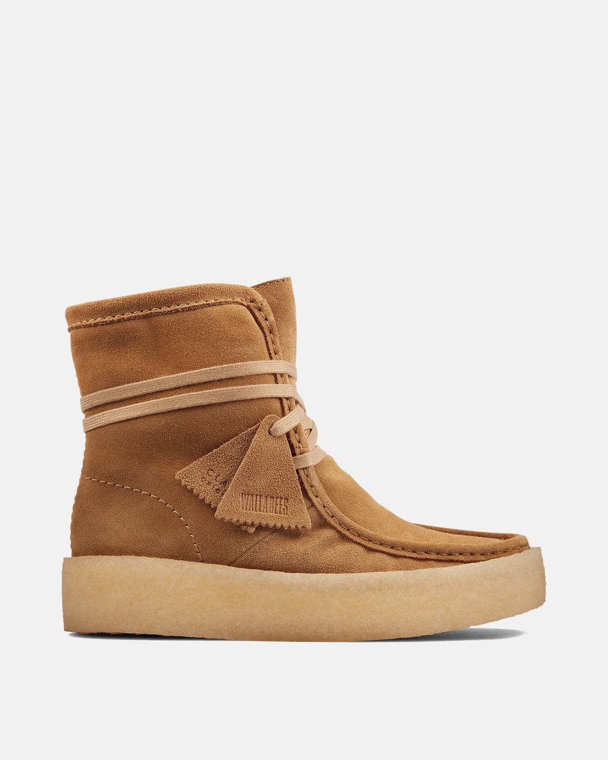 CLARKS ORIGINALS WOMENS WALLABEE CUP HI BOOTS LIGHT TAN SUEDE | Studio DOS