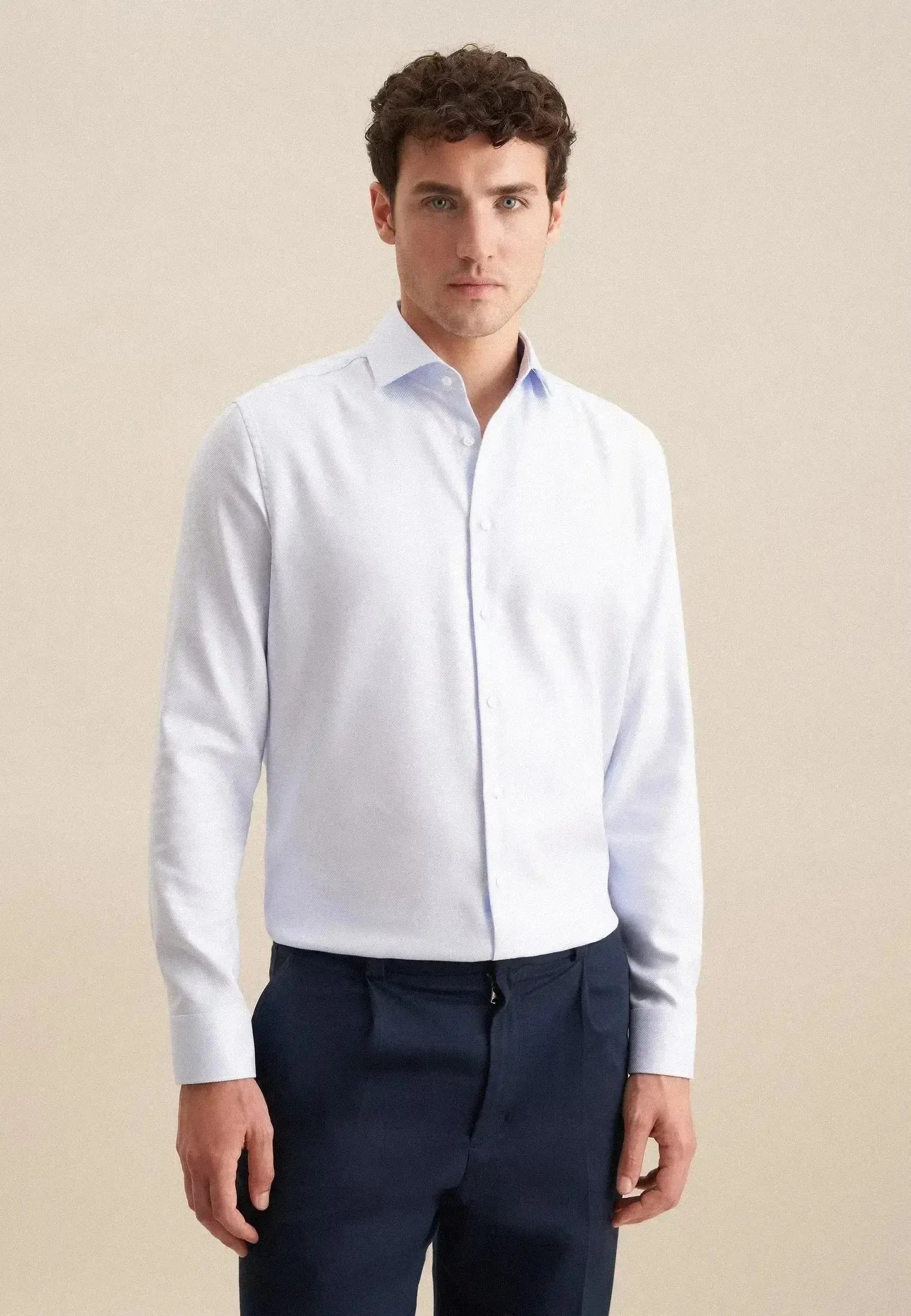 Seidensticker Mens Regular Fit No Iron Spread Kent Structured Business Shirt Light Blue | Studio DOS