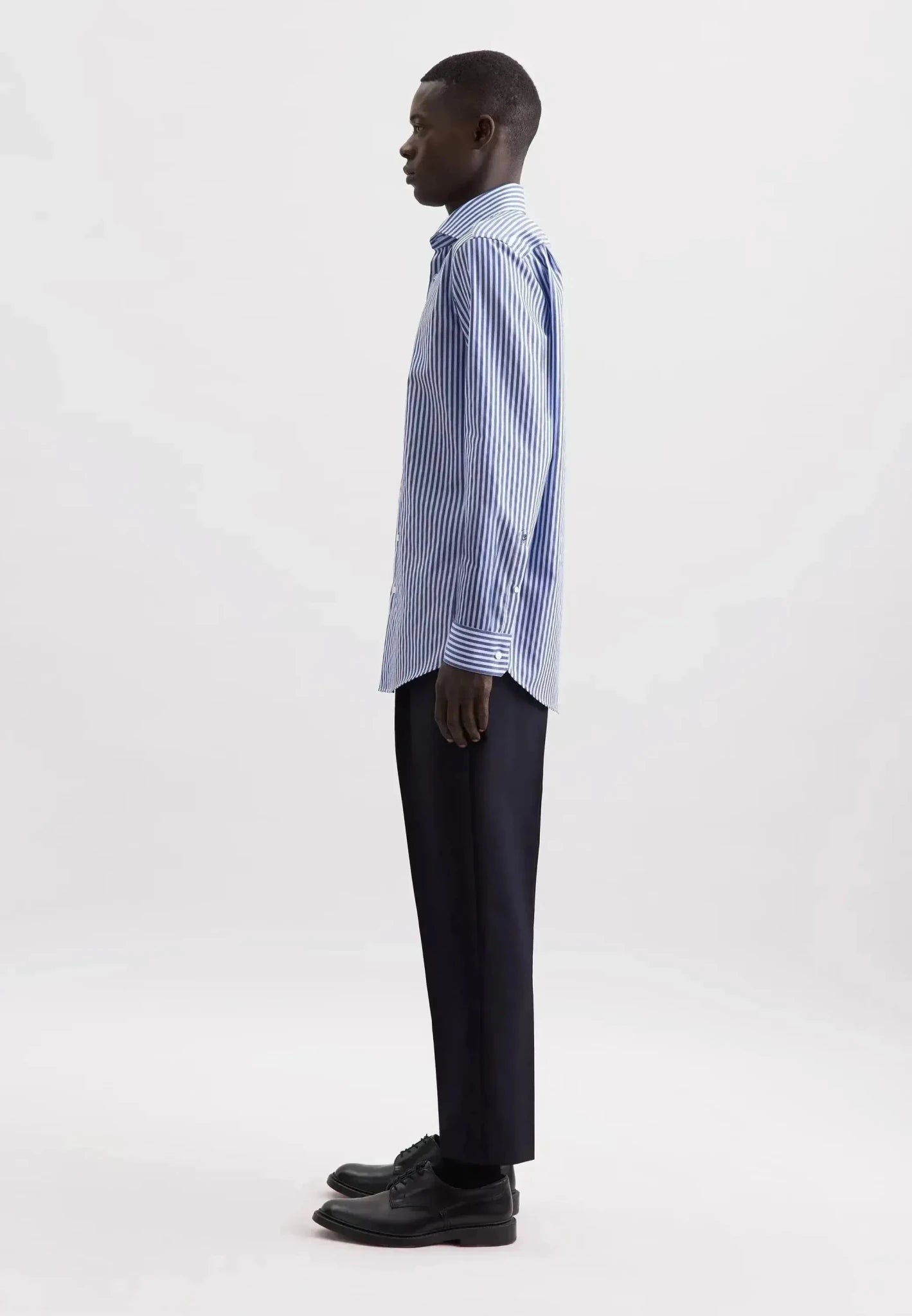 Seidensticker Regular Fit No Iron Spread Kent Structured Stripe Business Shirt Dark Blue | Studio DOS