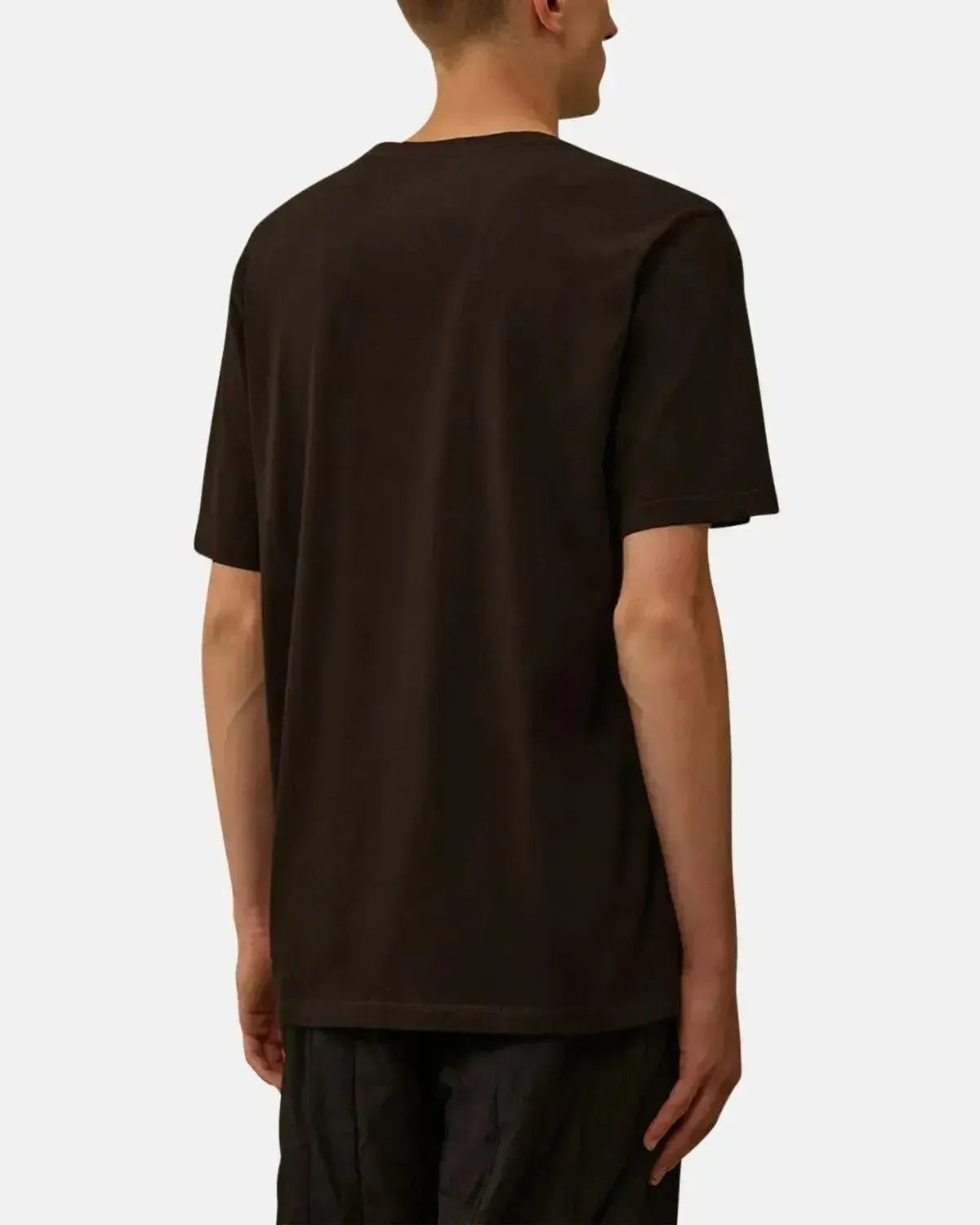 CP COMPANY MENS 30/1 JERSEY VERTICAL LOGO T - SHIRT BLACK | Studio DOS