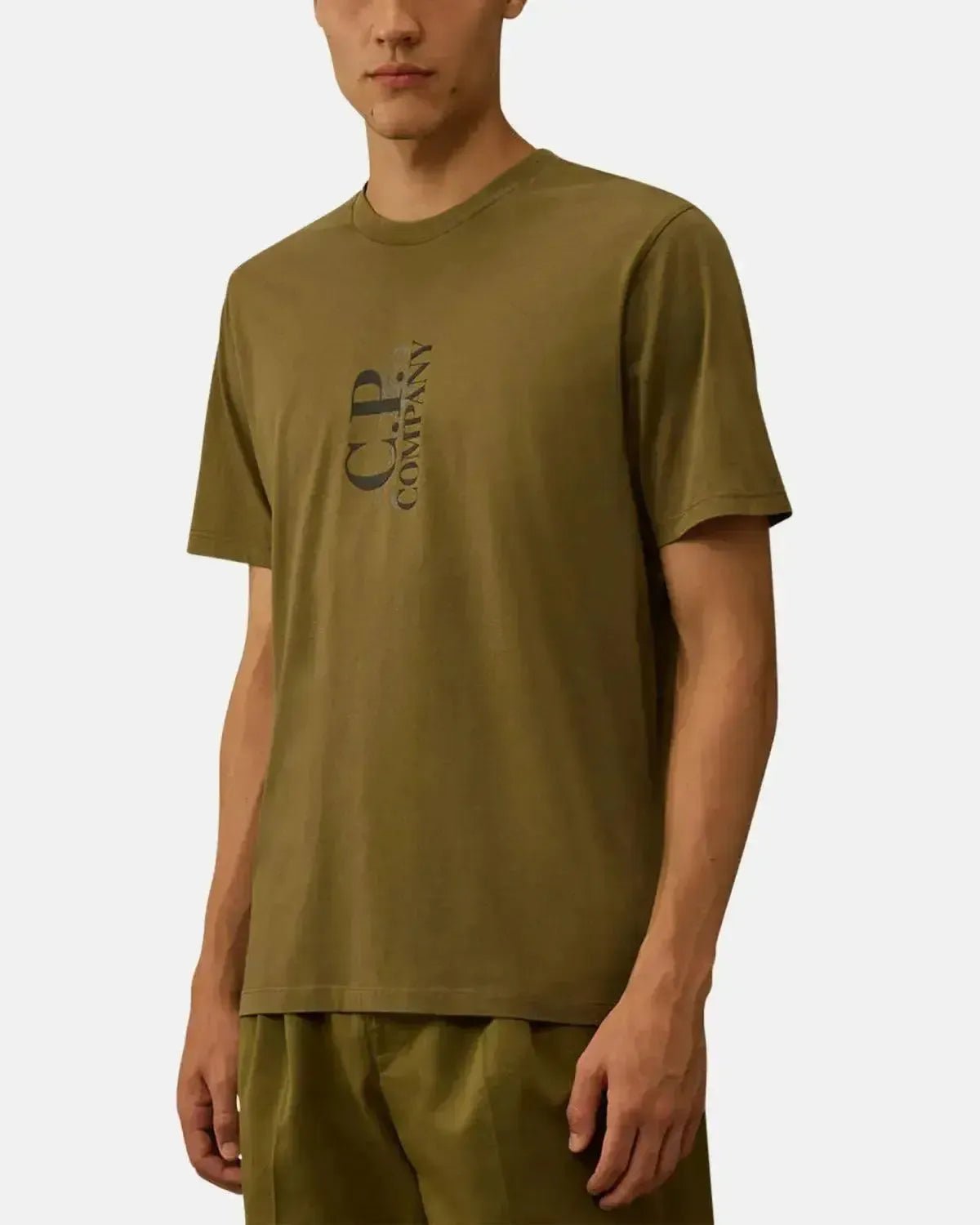 CP COMPANY MENS 30/1 JERSEY VERTICAL LOGO T - SHIRT CAPERS | Studio DOS