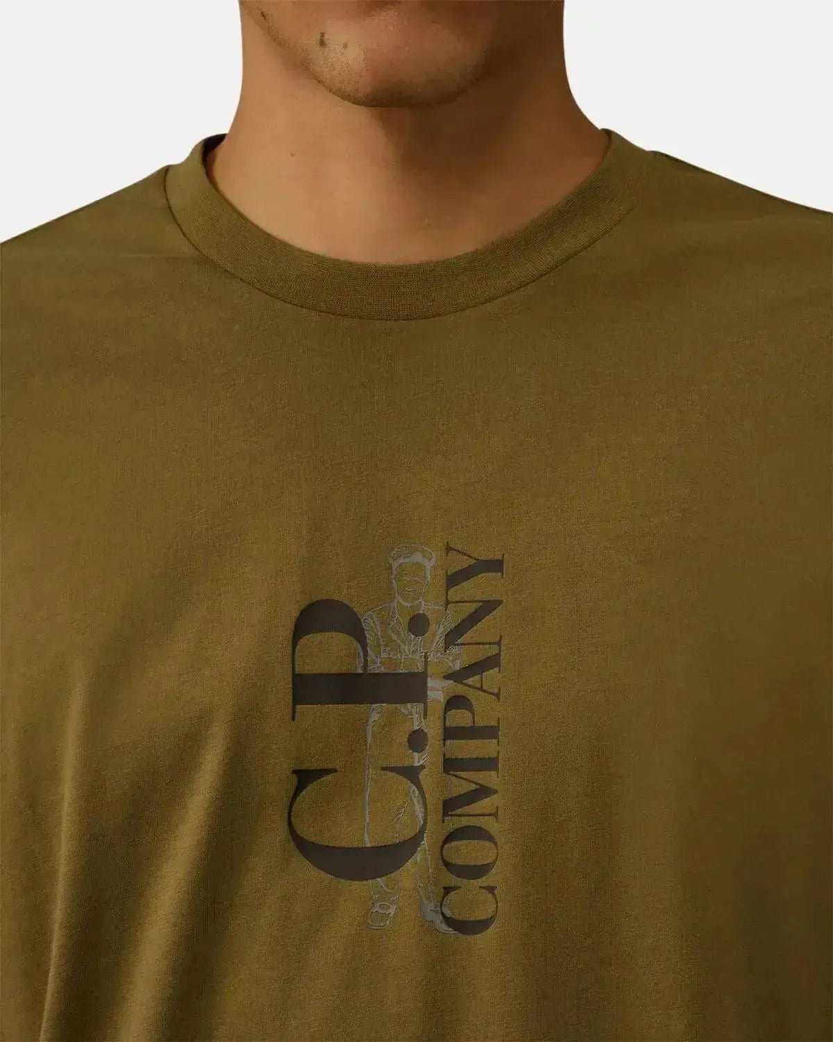 CP COMPANY MENS 30/1 JERSEY VERTICAL LOGO T - SHIRT CAPERS | Studio DOS