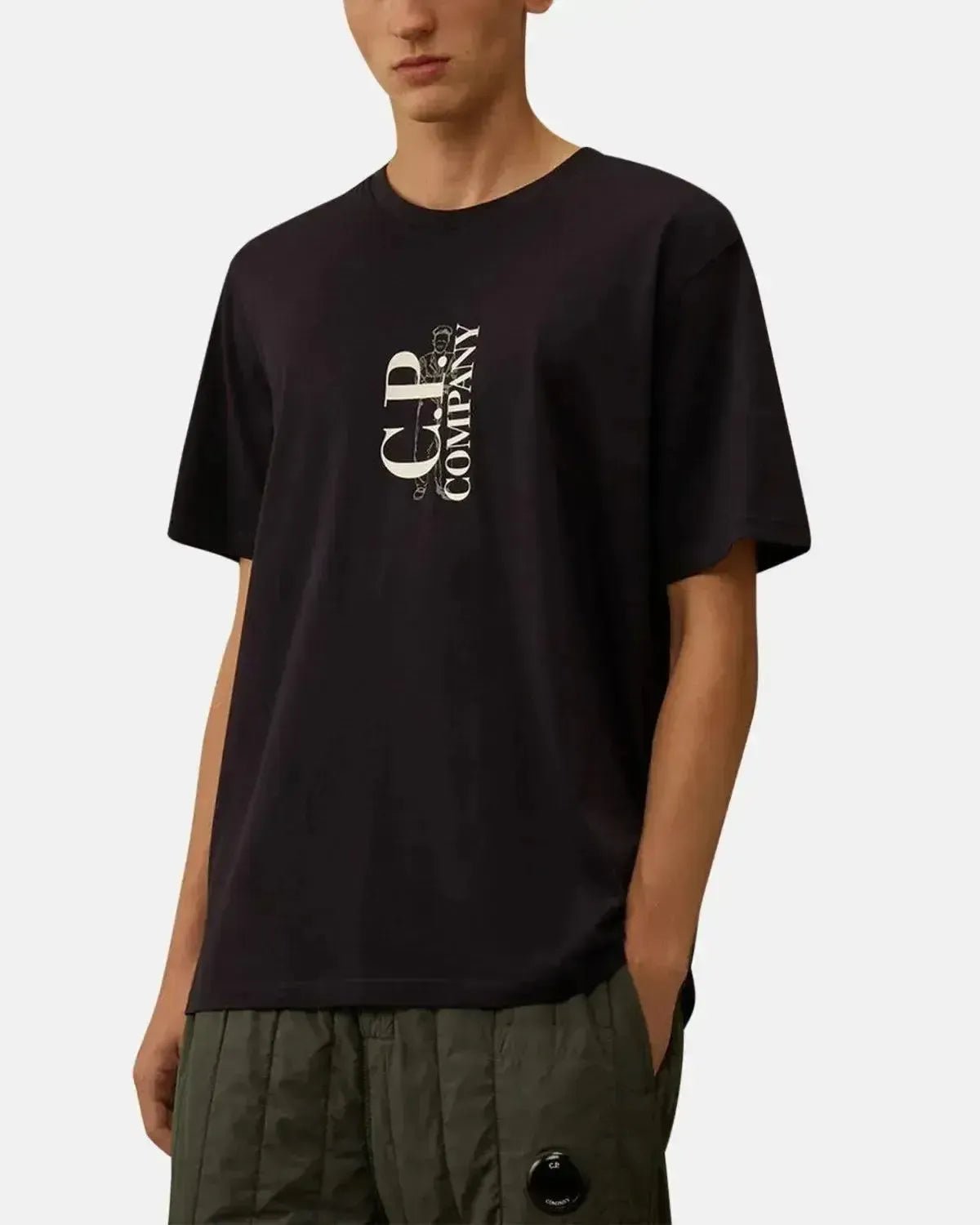CP COMPANY MENS 30/1 JERSEY VERTICAL LOGO T - SHIRT TOTAL ECLIPSE | Studio DOS