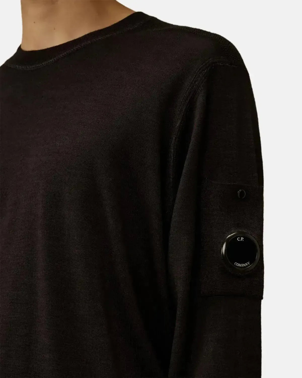 CP COMPANY MENS MERINO WOOL LENS DETAIL CREWNECK KNIT BLACK | Studio DOS