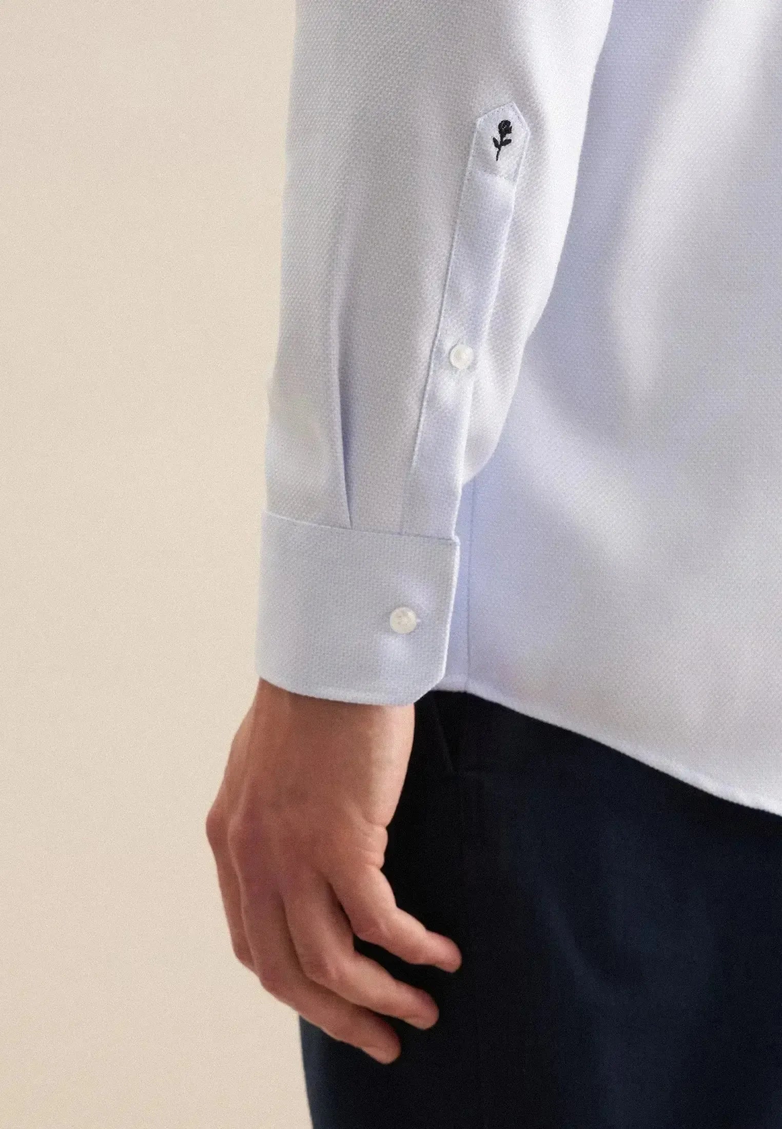 Seidensticker Mens Regular Fit No Iron Spread Kent Structured Business Shirt Light Blue | Studio DOS