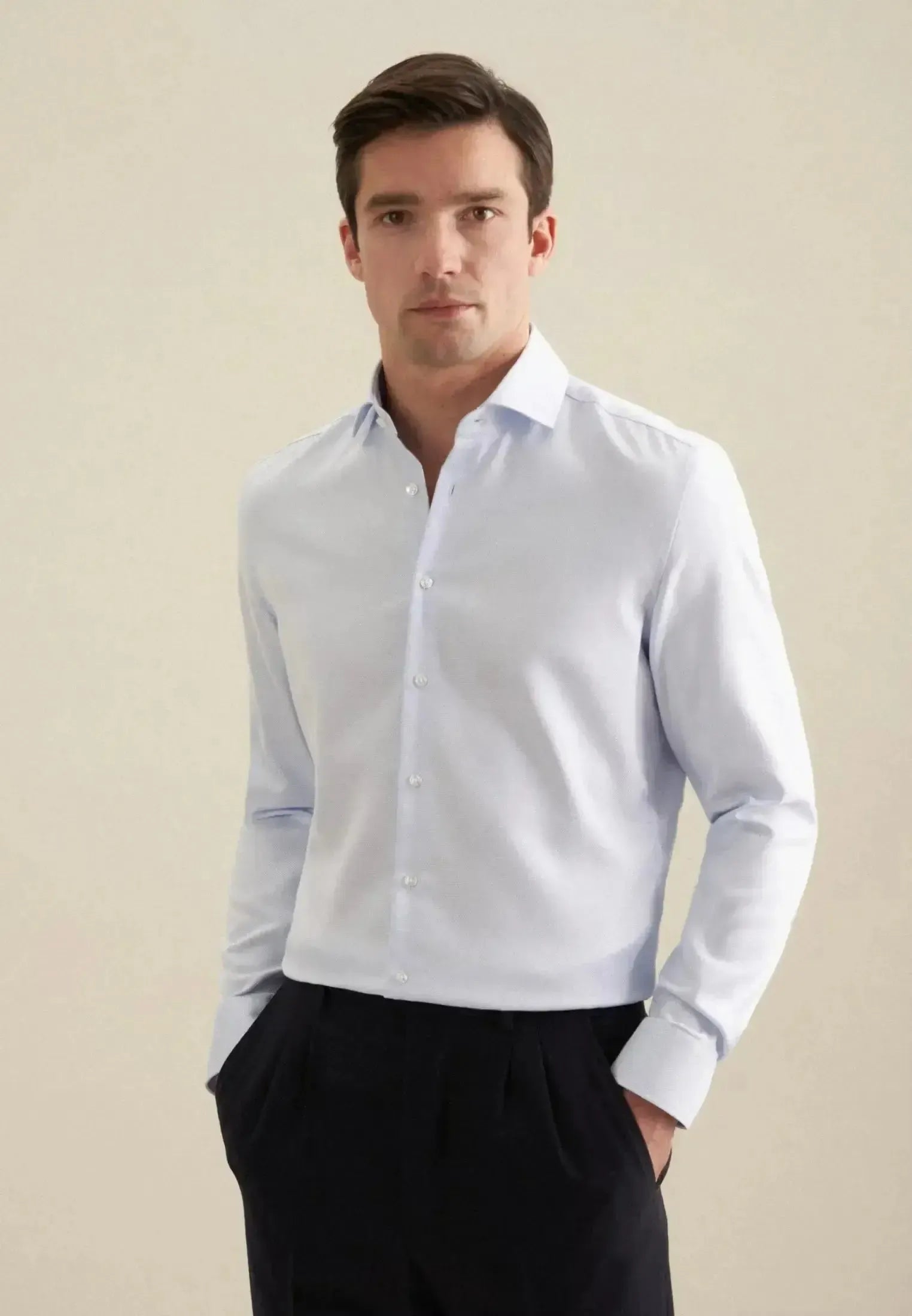 Seidensticker Mens Shaped Fit No Iron Spread Kent Structured Business Shirt Light Blue | Studio DOS