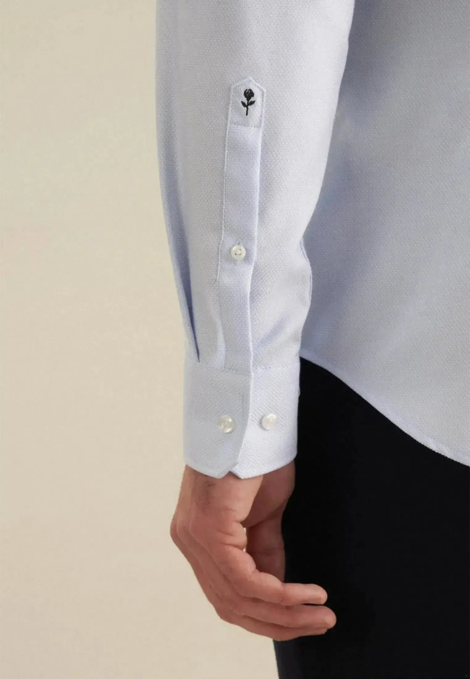 Seidensticker Mens Shaped Fit No Iron Spread Kent Structured Business Shirt Light Blue | Studio DOS