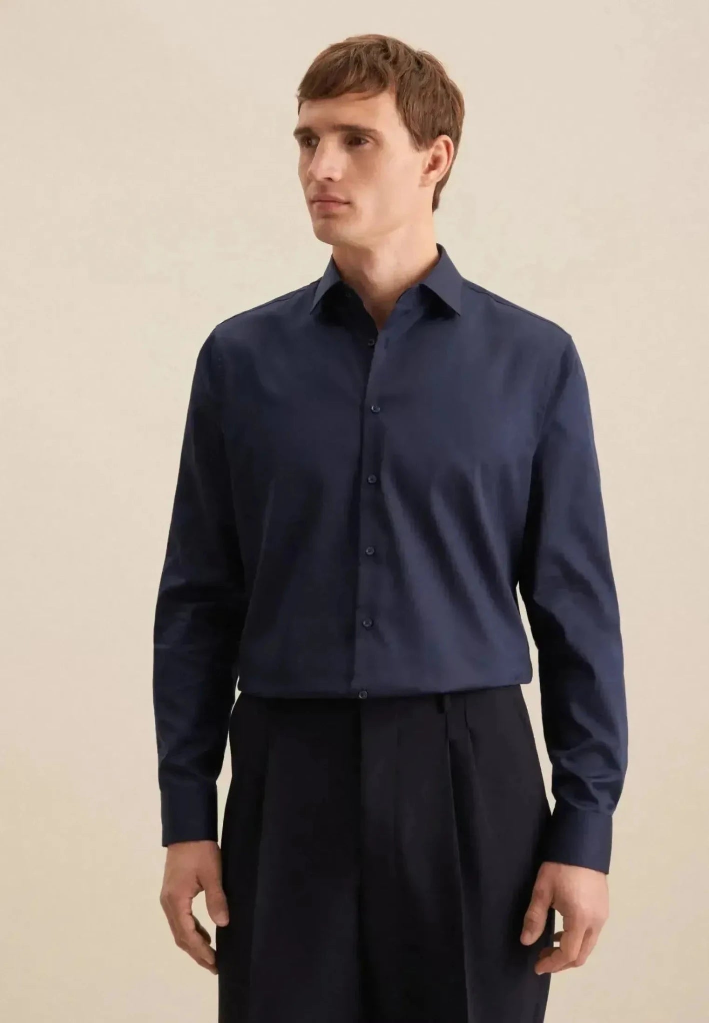 Seidensticker Shaped Fit Easy Iron New Kent Business Shirt Dark Blue | Studio DOS