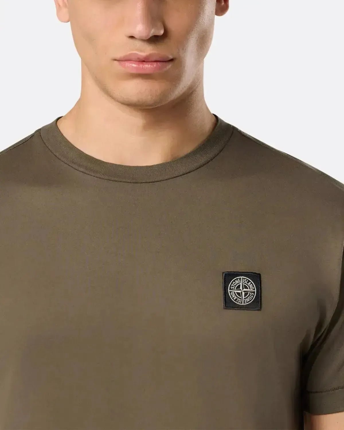 STONE ISLAND MENS 2100027 60/2 COTTON JERSEY SLIM FIT T - SHIRT MILITARY GREEN | Studio DOS